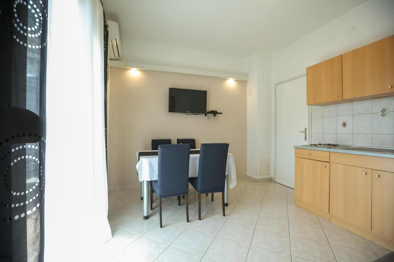 Pool Apartments Julia زادار المظهر الخارجي الصورة