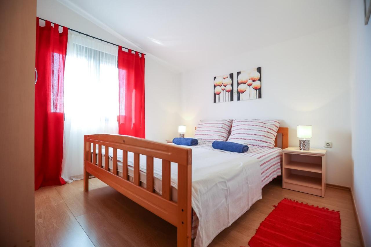 Pool Apartments Julia زادار المظهر الخارجي الصورة