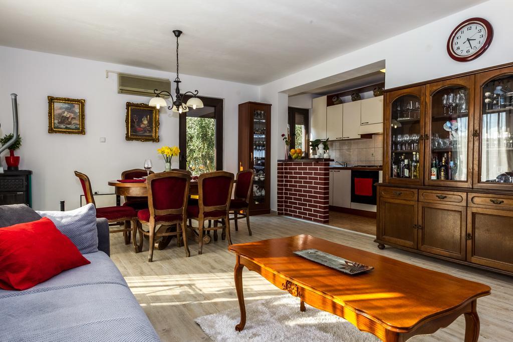 Pool Apartments Julia زادار المظهر الخارجي الصورة