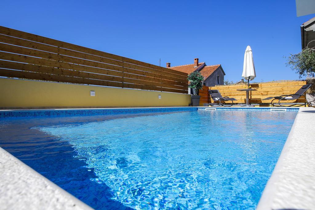 Pool Apartments Julia زادار المظهر الخارجي الصورة